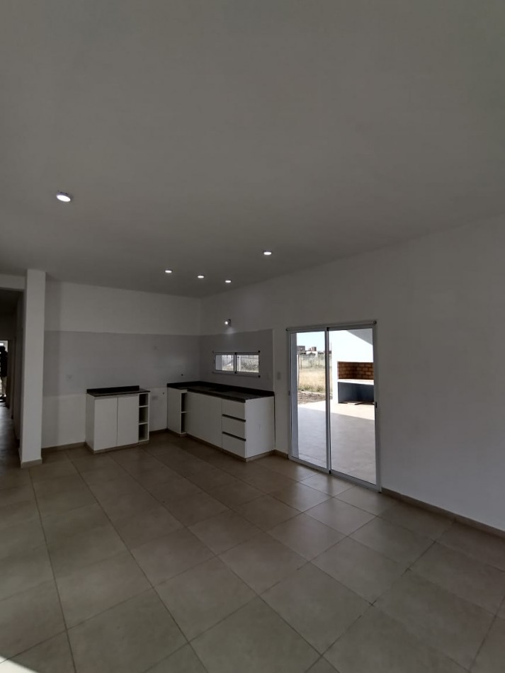 Casa en Funes con piscina y parrilla