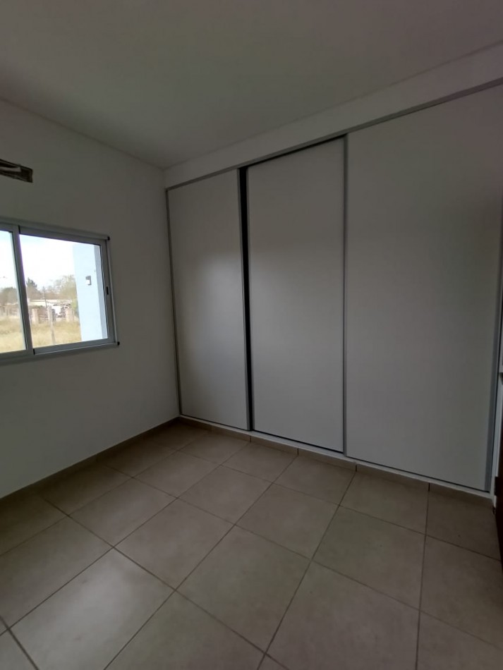 Casa en Funes con piscina y parrilla