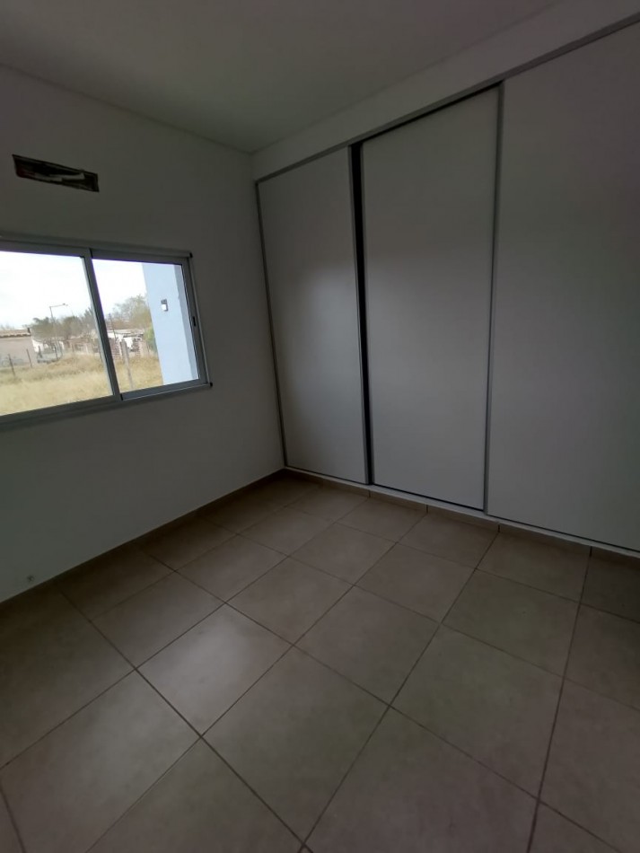 Casa en Funes con piscina y parrilla