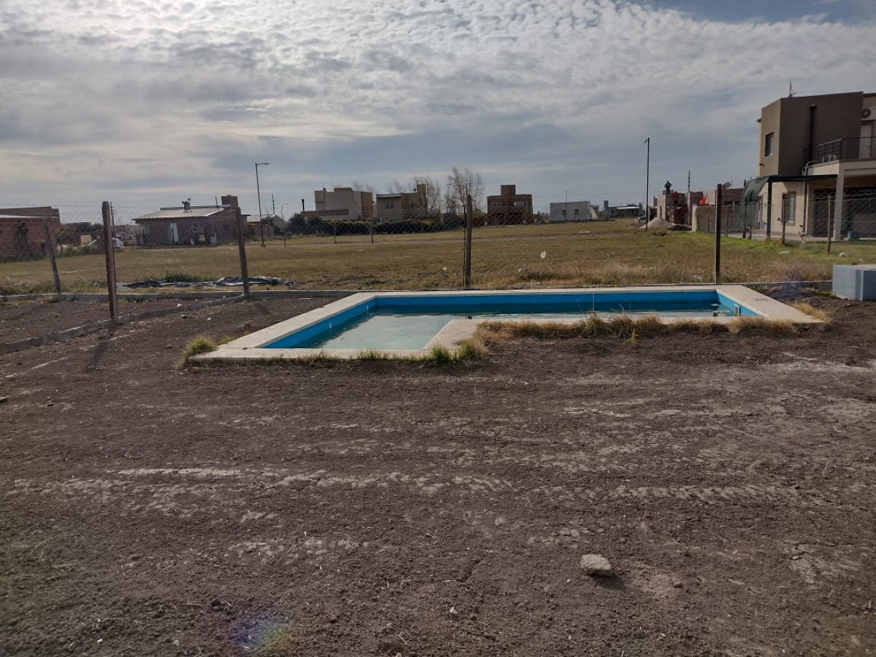 Casa en Funes con piscina y parrilla