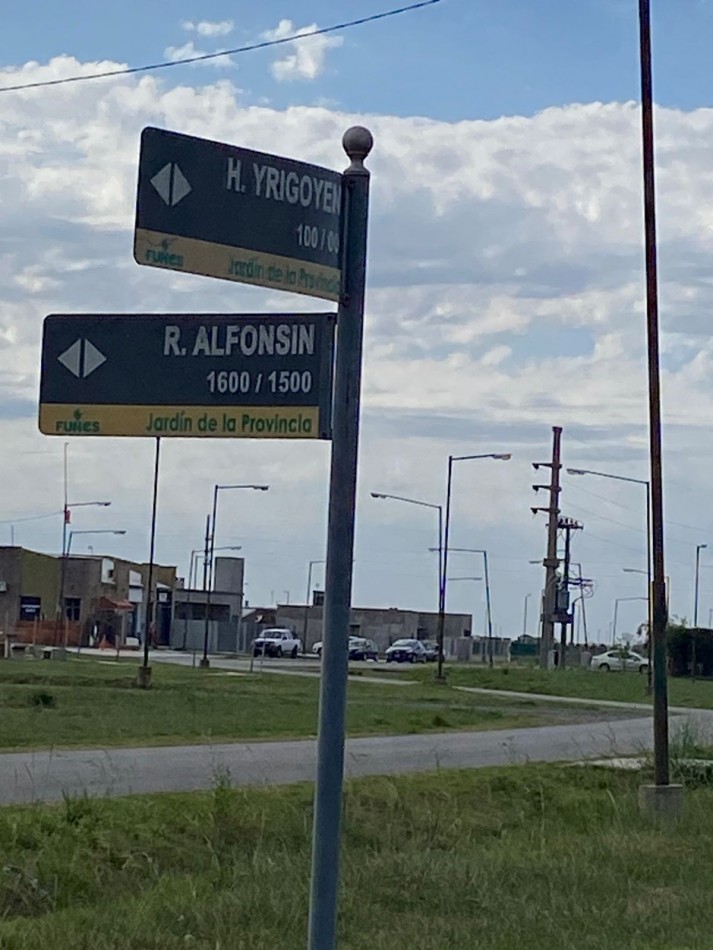 FUNES NORTE . CASAS TERMINADAS CON FINANCIACION Y ENTREGA INMEDIATA